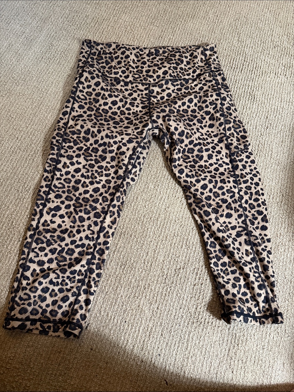 Leopard Print Capri Leggings - Tan/Black